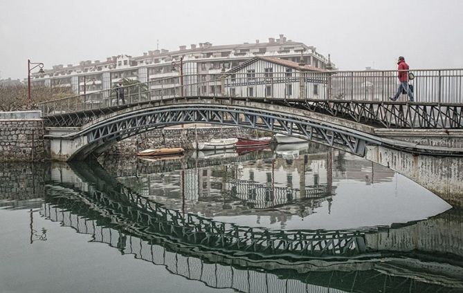 Reflejo Puente: foto en Zumaia
