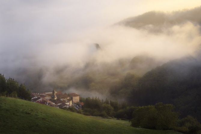 Atrapado por la niebla: foto en Leintz-Gatzaga