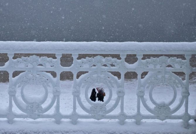 Contenplando la nevada: foto en Donostia-San Sebastián