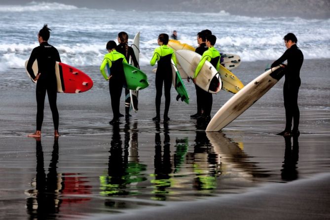 Escuela de surf: foto en Donostia-San Sebastián