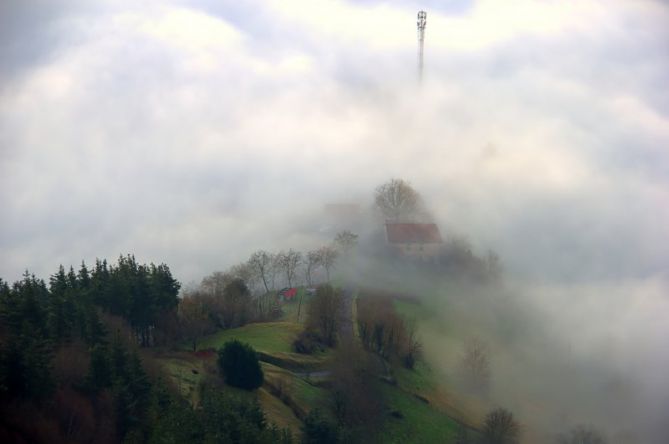 Nieblas de enero: foto en Beasain