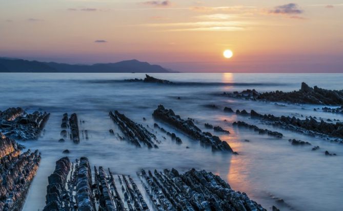 ATARDECER EN ZUMAIA: foto en Zumaia ATARDECER EN ZUMAIA: foto en Zumaia