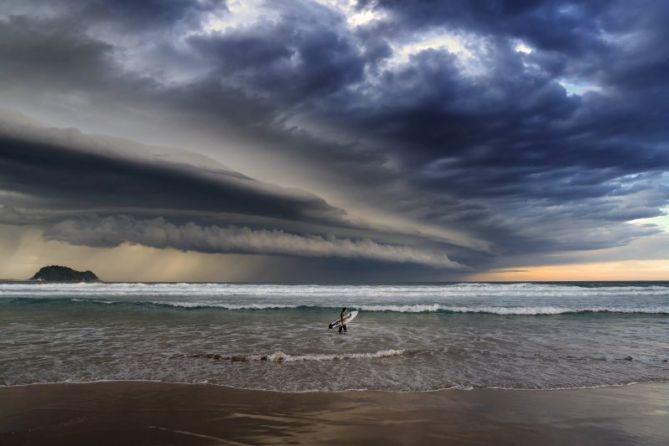 BAJO LA TORMENTA: foto en Zarautz BAJO LA TORMENTA: foto en Zarautz
