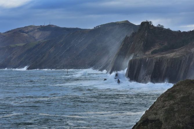 DENBORALEA - TEMPORAL: foto en Pasaia DENBORALEA - TEMPORAL: foto en Pasaia