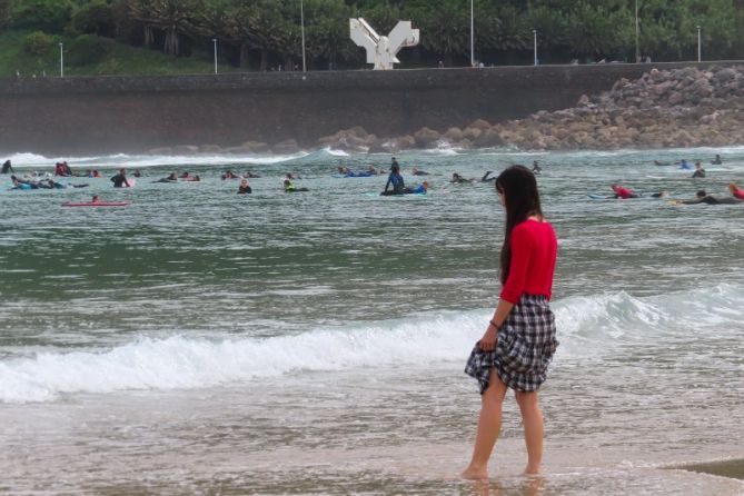 Disfrutando del mar: foto en Donostia-San Sebastián Disfrutando del mar: foto en Donostia-San Sebastián
