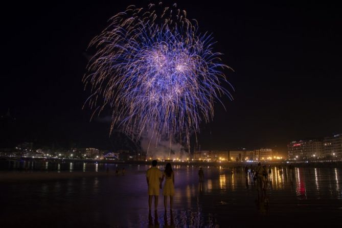 Fuegos artificiales: foto en Donostia-San Sebastián Fuegos artificiales: foto en Donostia-San Sebastián