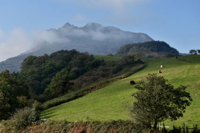 HODEI ARTEAN - ENTRE NUBES: foto en Irun HODEI ARTEAN - ENTRE NUBES: foto en Irun