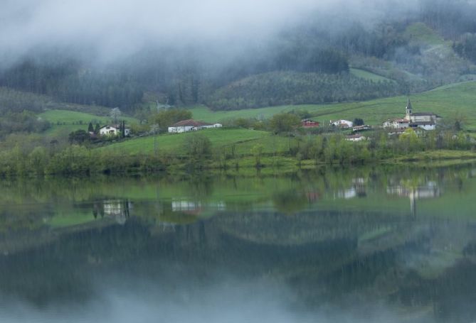 Urkuluko urtegia: foto en Aretxabaleta Urkuluko urtegia: foto en Aretxabaleta