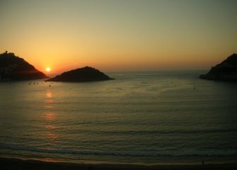 cae el sol en la bahia