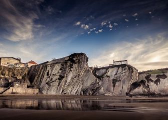 Acantilados desde la orilla