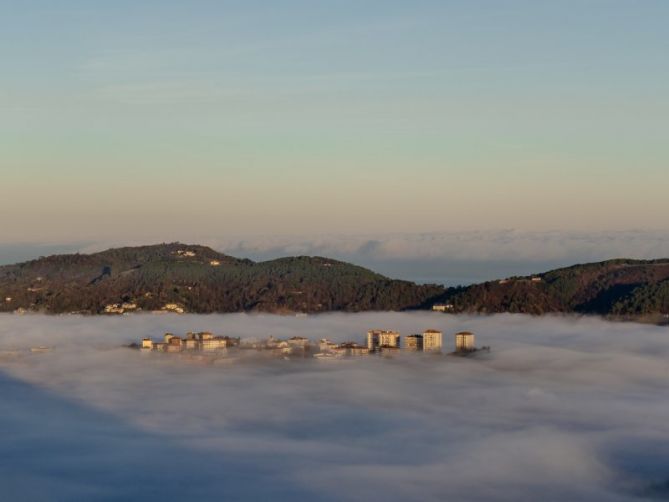 Alza sobre niebla: foto en Donostia-San Sebastián