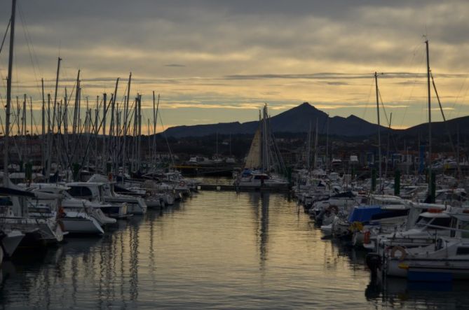 Amanecer en Hondarribia: foto en Hondarribia