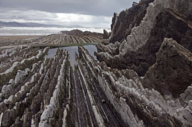 ANTES DE LA TORMENTA: foto en Zumaia