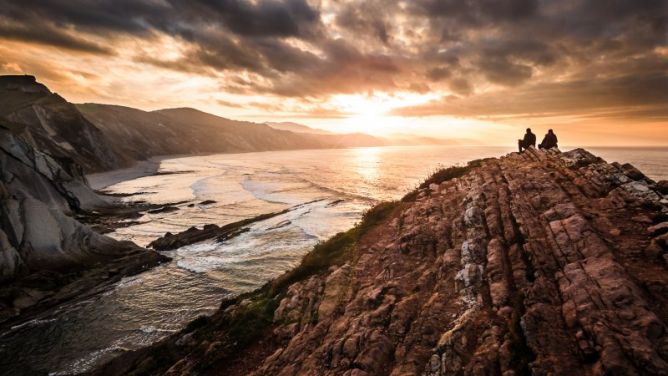 Atardecer en el flysch: foto en Zumaia