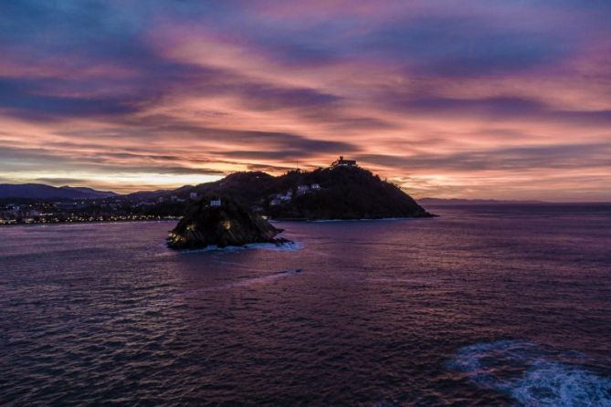 ATARDECER EN IGELDO: foto en Donostia-San Sebastián