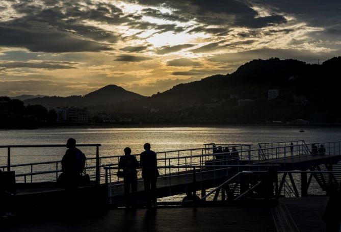 atradecer en el nautico: foto en Donostia-San Sebastián