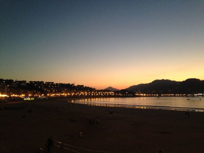 La Bahía Nocturna: foto en Donostia-San Sebastián