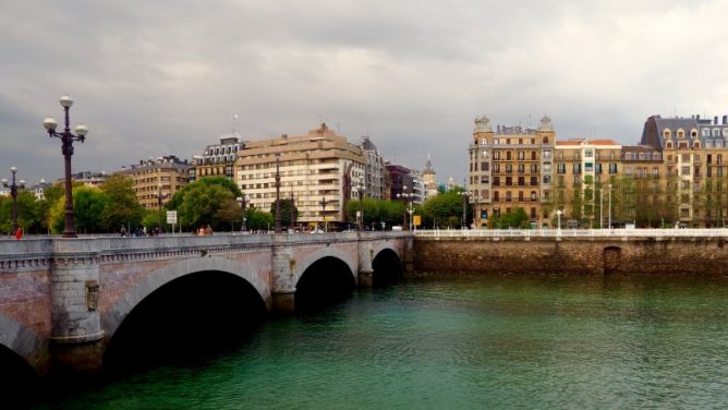 Bigarren zubia: foto en Donostia-San Sebastián