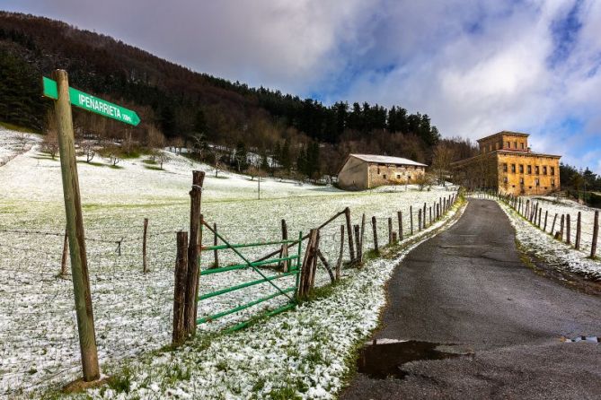 Camino a Ipeñarrieta: foto en Urretxu