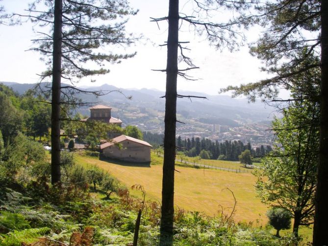 CaSTILLO DE IPEÑARRIETA EN URRETXU: foto en Urretxu