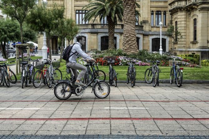 COLABORANDO CON EL MEDIO AMBIENTE: foto en Donostia-San Sebastián