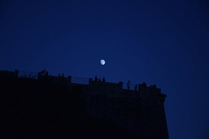 En compañia de la Luna Gibosa Creciente: foto en Donostia-San Sebastián