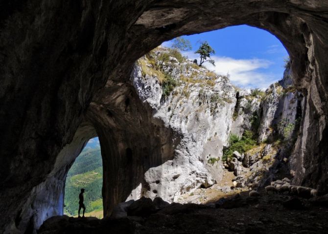 Entre caliza: foto en Oñati