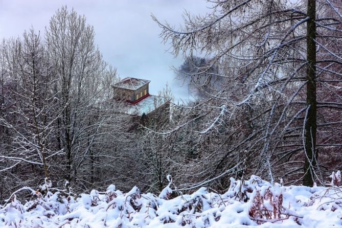 Entre la nieve : foto en Urretxu