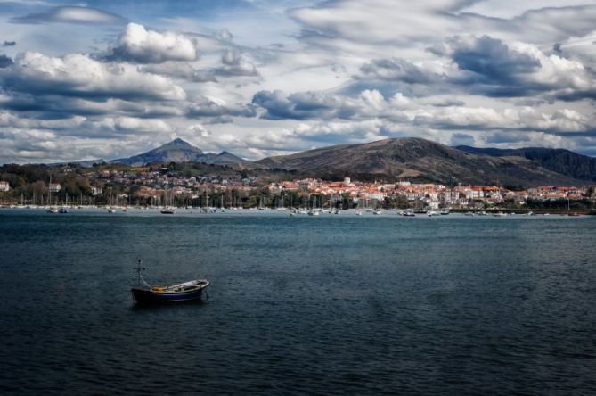 Esperando al txipiron: foto en Hondarribia