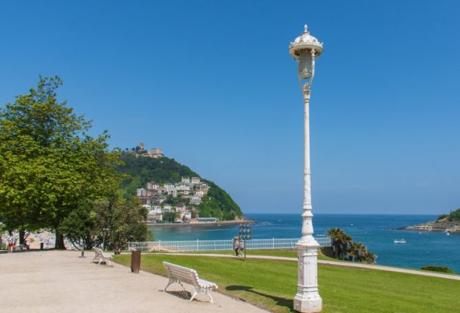 Farola del Palacio Miramar: foto en Donostia-San Sebastián