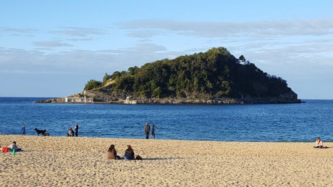 isla  santa clara: foto en Donostia-San Sebastián