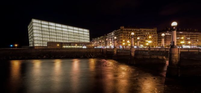 Kursaal de noche: foto en Donostia-San Sebastián