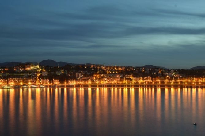 Luces y reflejos: foto en Donostia-San Sebastián