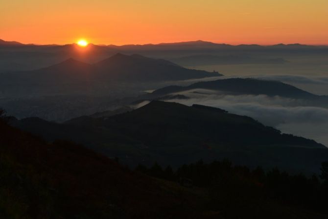 MANTO DE NIEBLA: foto en Pasaia