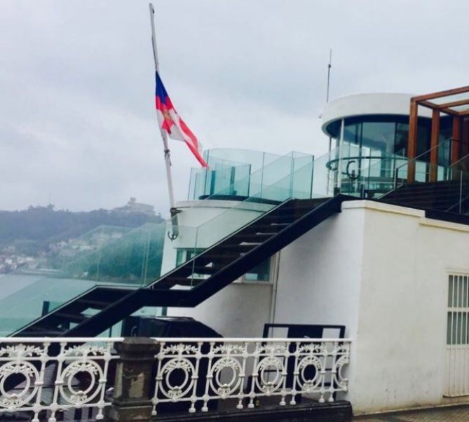 A media asta: foto en Donostia-San Sebastián