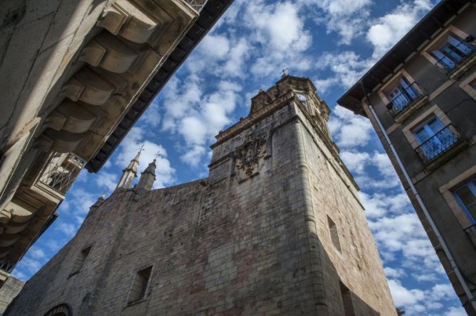 Mirando al cielo: foto en Hondarribia