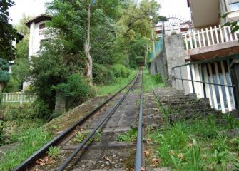 MIRANDO HACIA EL FUNICULAR