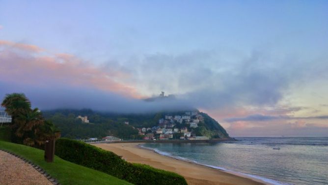 niebla sobre Igeldo: foto en Donostia-San Sebastián