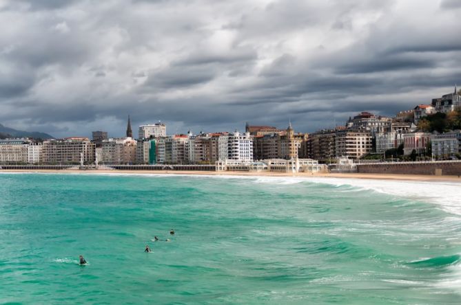 Noviembre de surf: foto en Donostia-San Sebastián