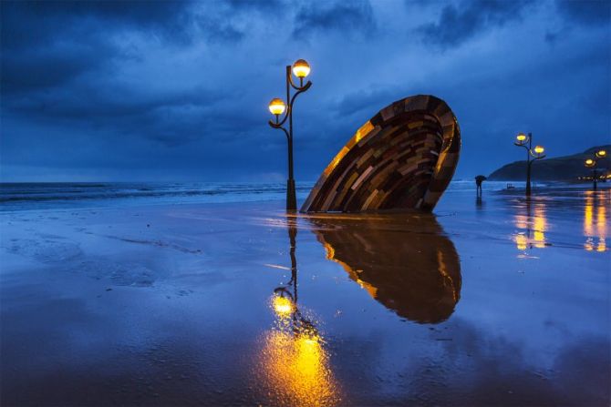 Olatuen isladak: foto en Zarautz