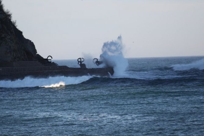 oleaje en el peine: foto en Donostia-San Sebastián