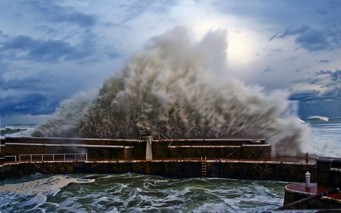 POR ENCIMA DEL MURO: foto en Zarautz