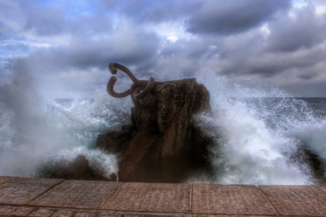 Primeras Olas en el Peine: foto en Donostia-San Sebastián