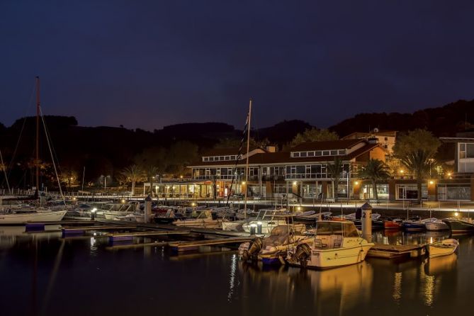 Puerto: foto en Zumaia