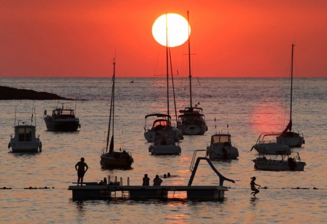 Puesta de sol en el gabarrón: foto en Donostia-San Sebastián