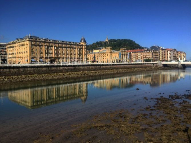 Sobre el urumea: foto en Donostia-San Sebastián