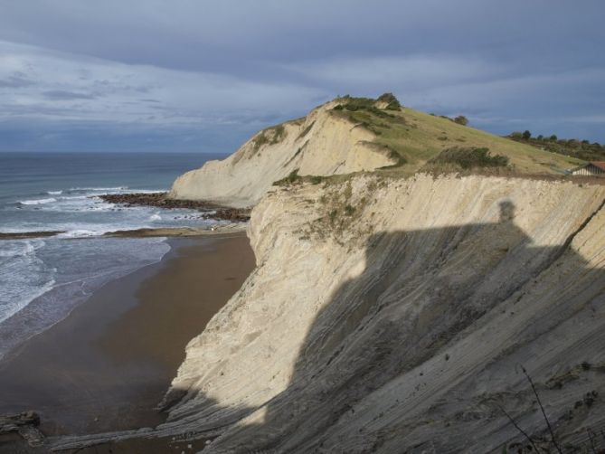 La sombra: foto en Zumaia