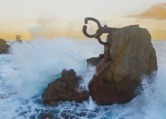 Suave atardecer de fuertes olas