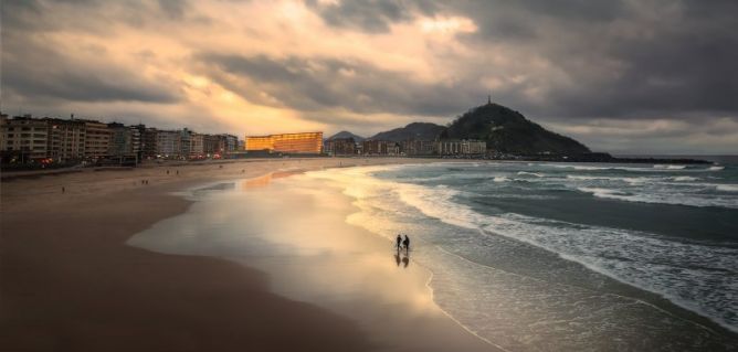 Tardes de surf invernales: foto en Donostia-San Sebastián