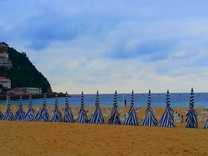 Toldos en reposo: foto en Donostia-San Sebastián